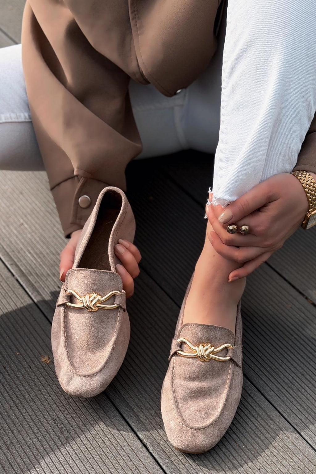 Avelis Women's Loafers Beige Suede Bow Detail