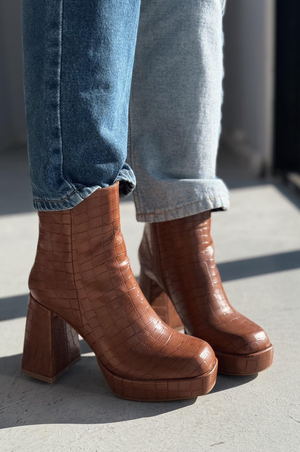 Rivoks Tan Faux Leather Textured Platform Pumps Boots