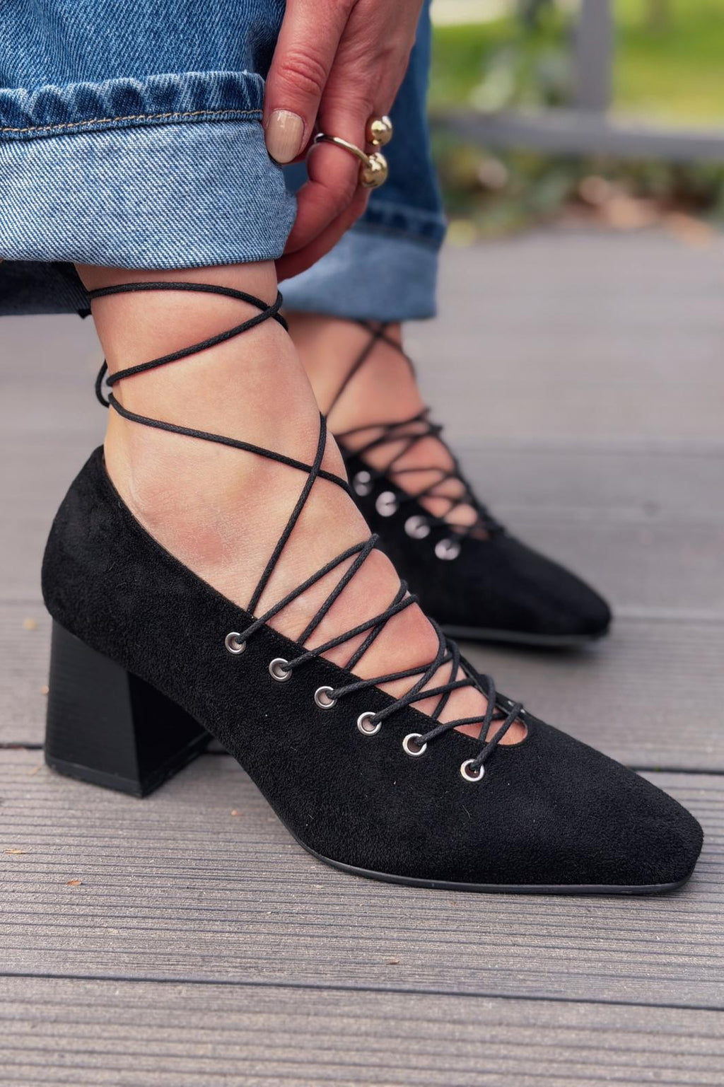 Temora Black Suede Women's Pumps