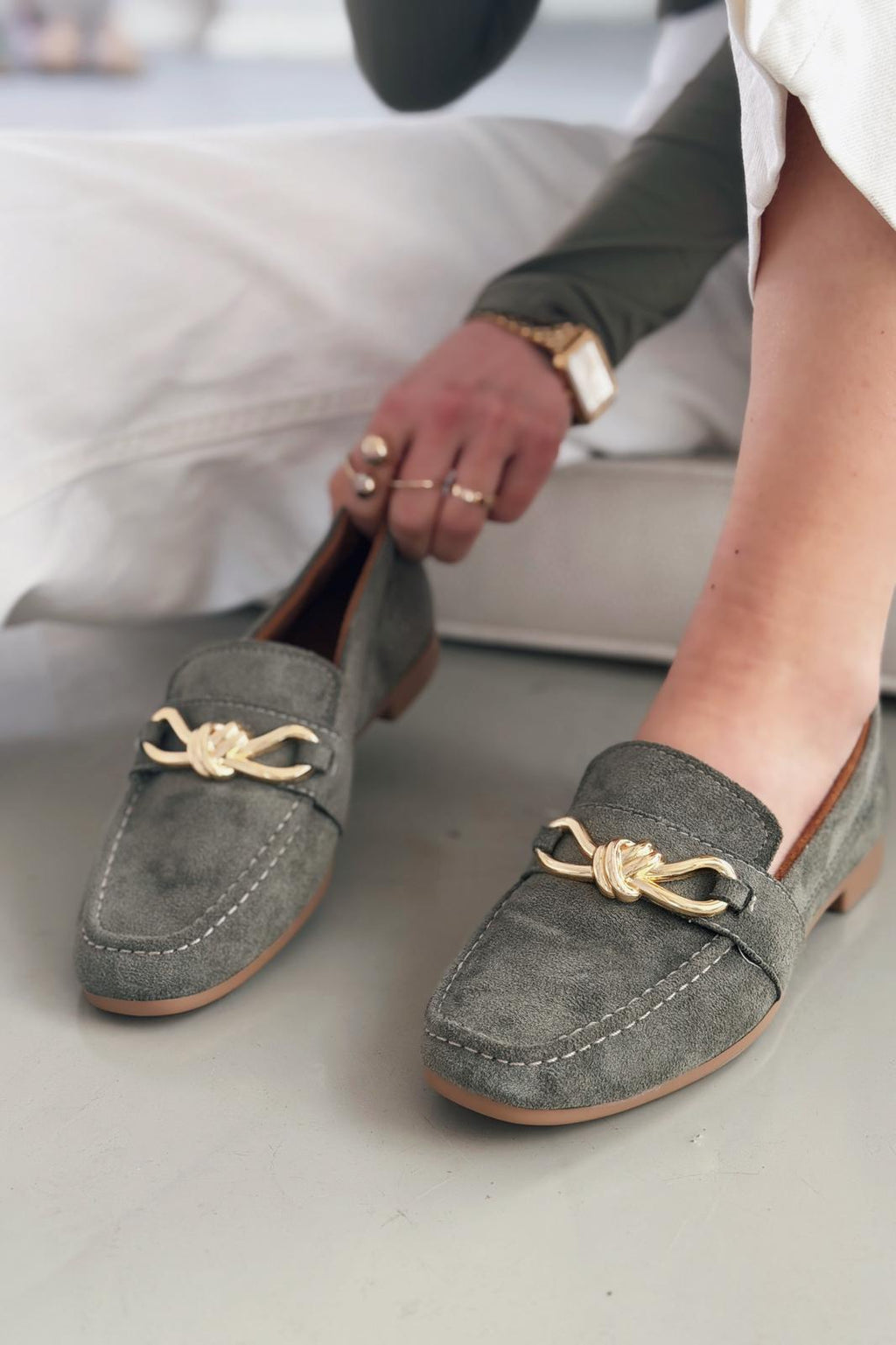 Avelis Khaki Suede Bow Detail Women's Loafers