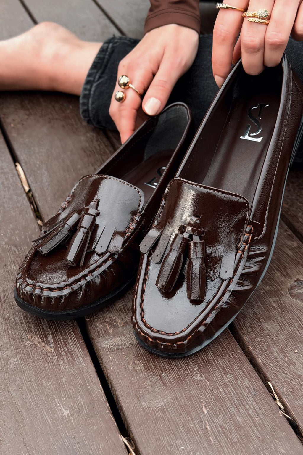 Renard Dark Brown Crinkled Patent Faux Leather Women's Loafers
