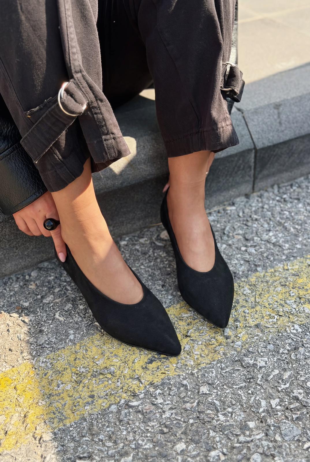 Seranis Black Suede Women's Stilettos