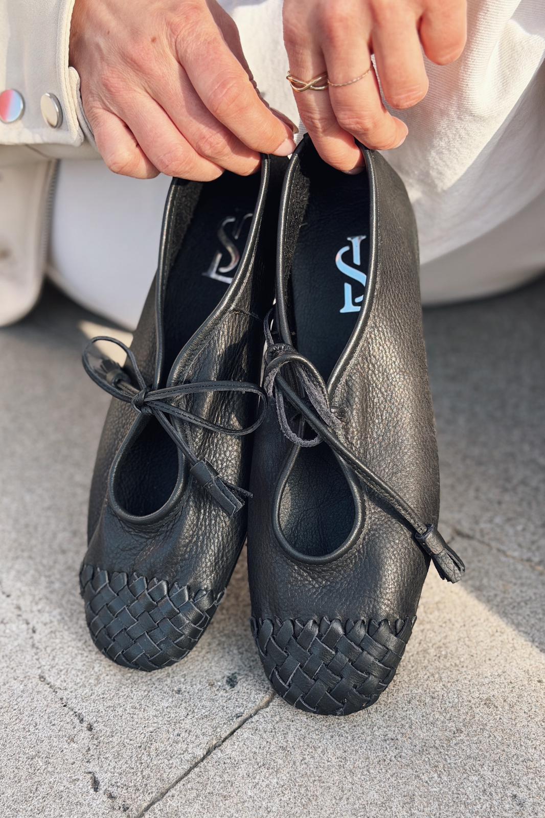 Talorin Black Genuine Leather Women's Lace-Up Flats