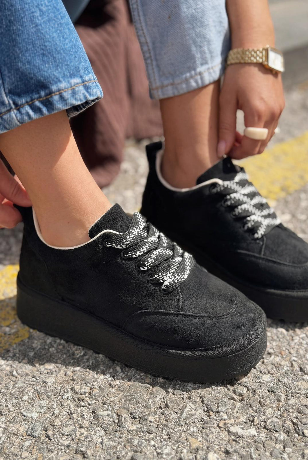 Ruvo Black Suede Women's Sneakers