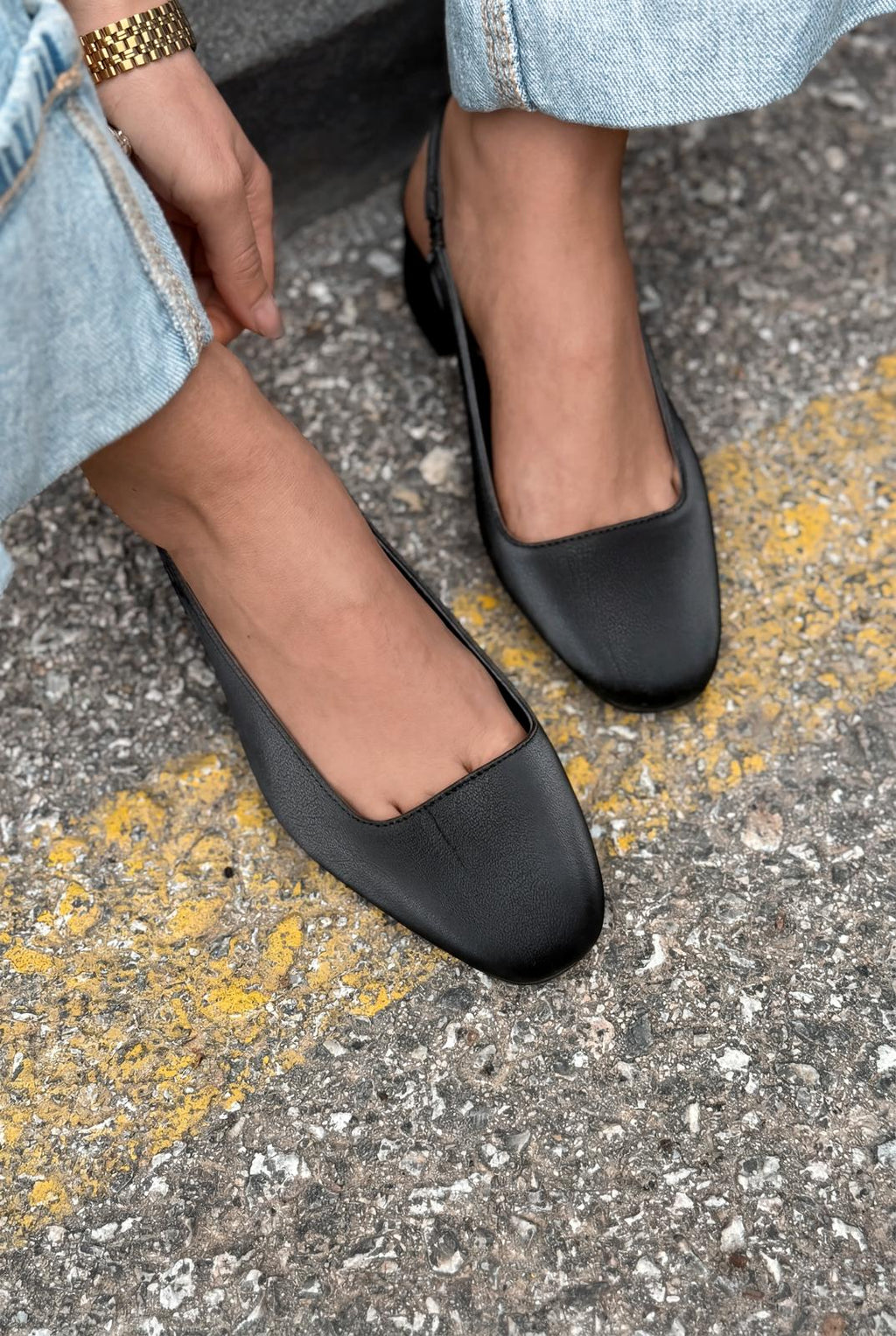 Solen Mary Jane Black Satin Pumps