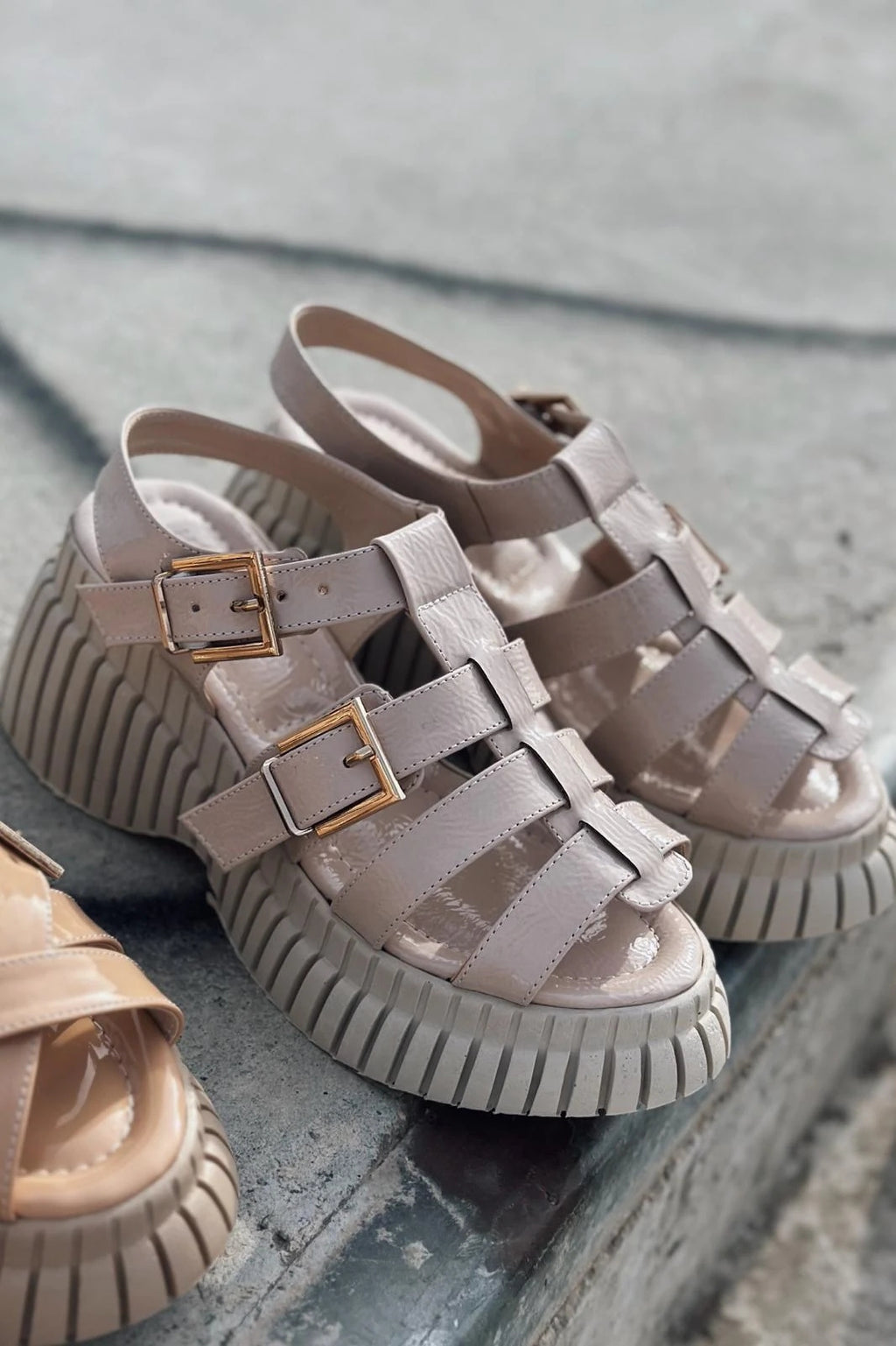 Movina Patent Buckle Thick Sole Women's Sandals Beige
