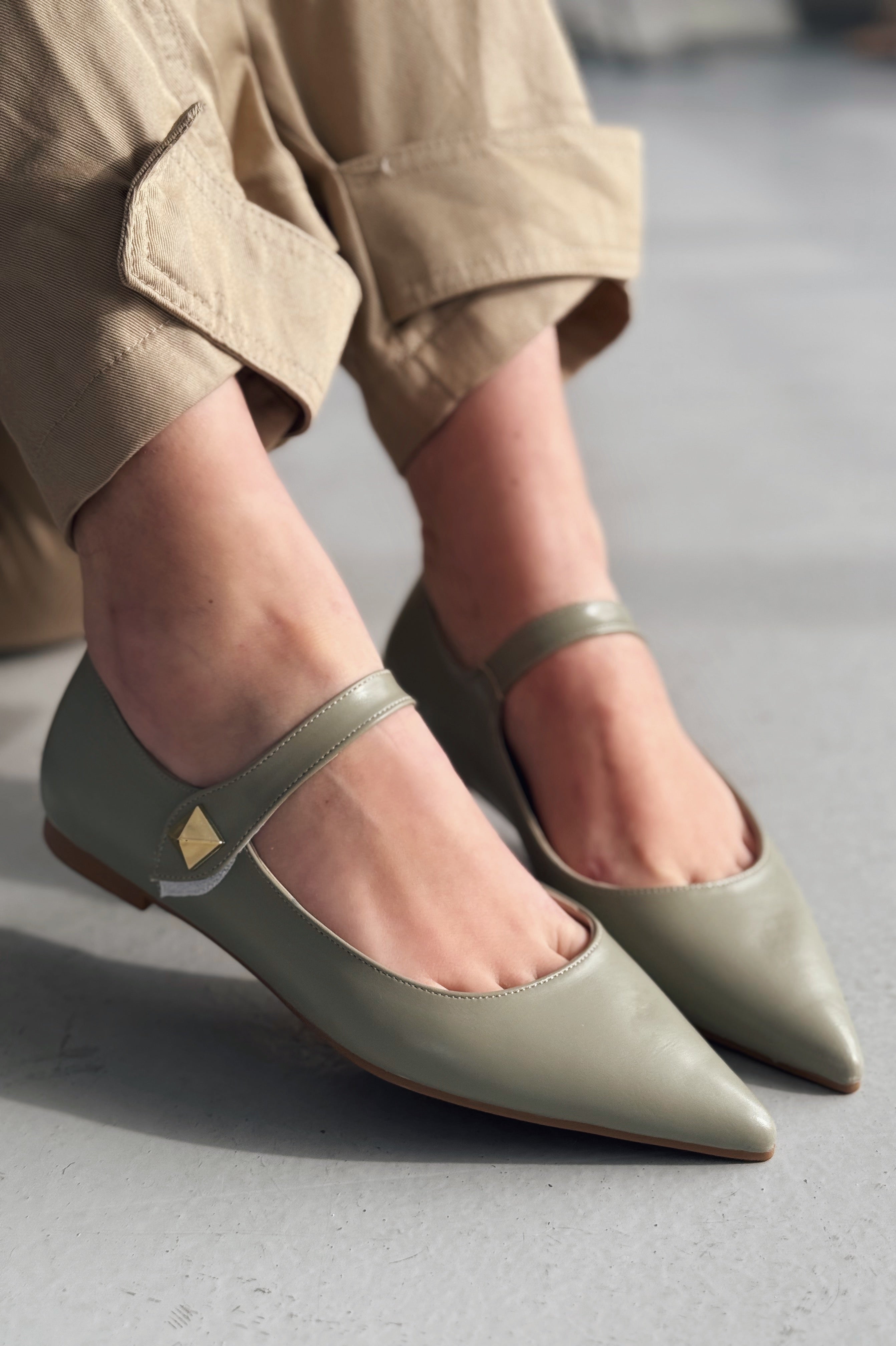 Brano Mint Green Faux Leather Women's Pointed Toe Flats