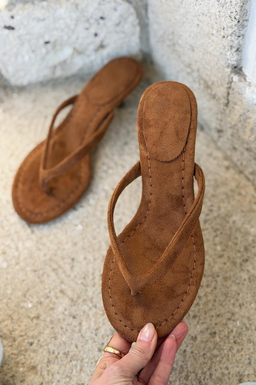 Arlene Taba Suede Pumps Thong Sandals