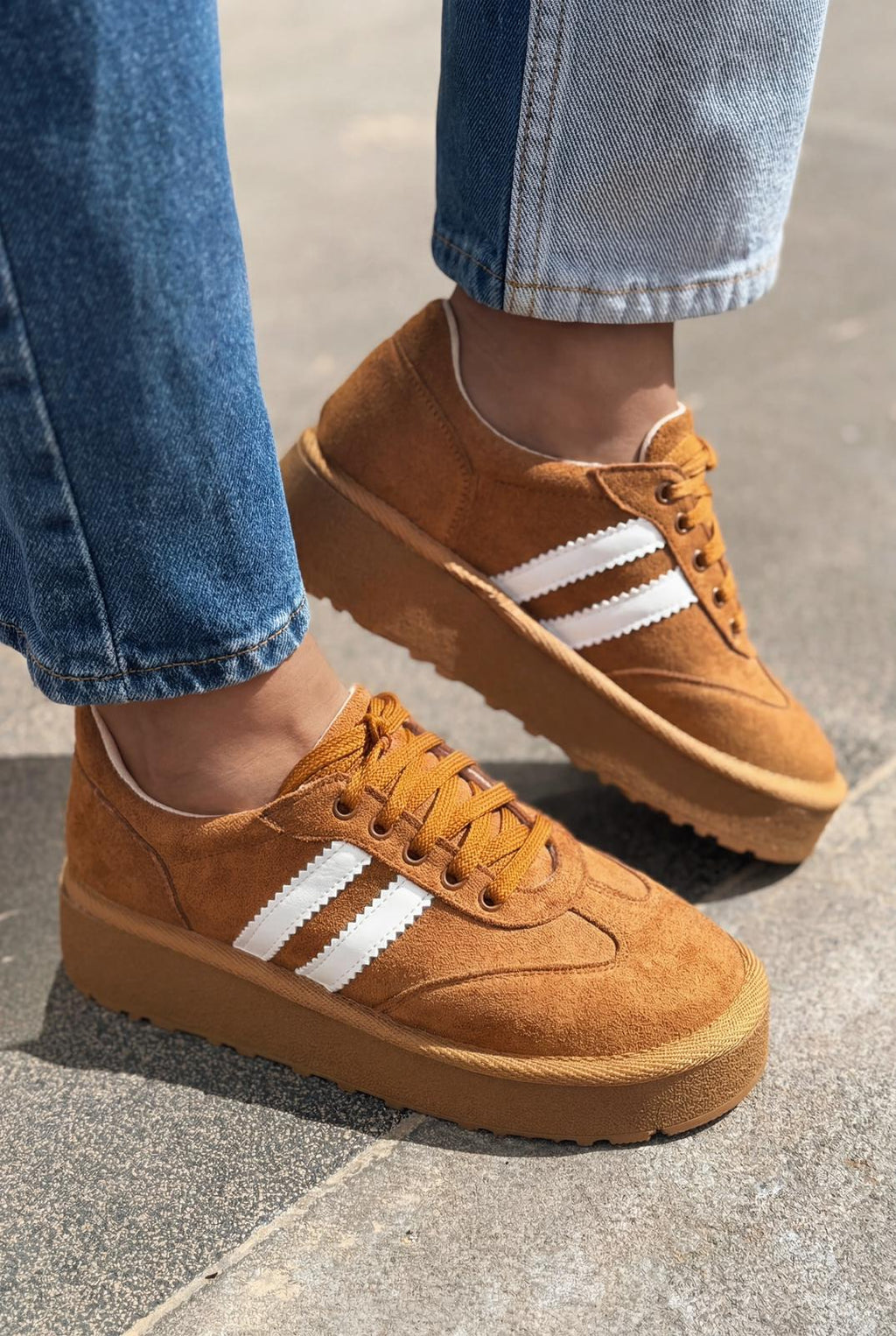 Vireo Taupe Suede Women's Sneakers