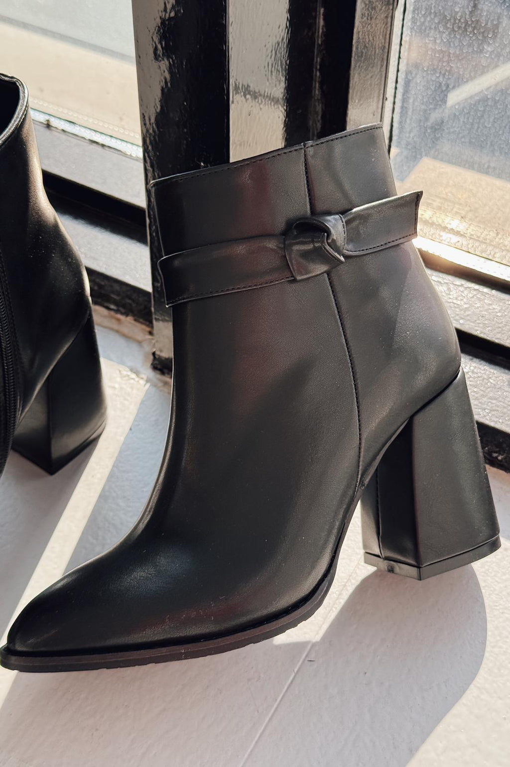 Oxsend Black Faux Leather Bow Detail Pumps Boots