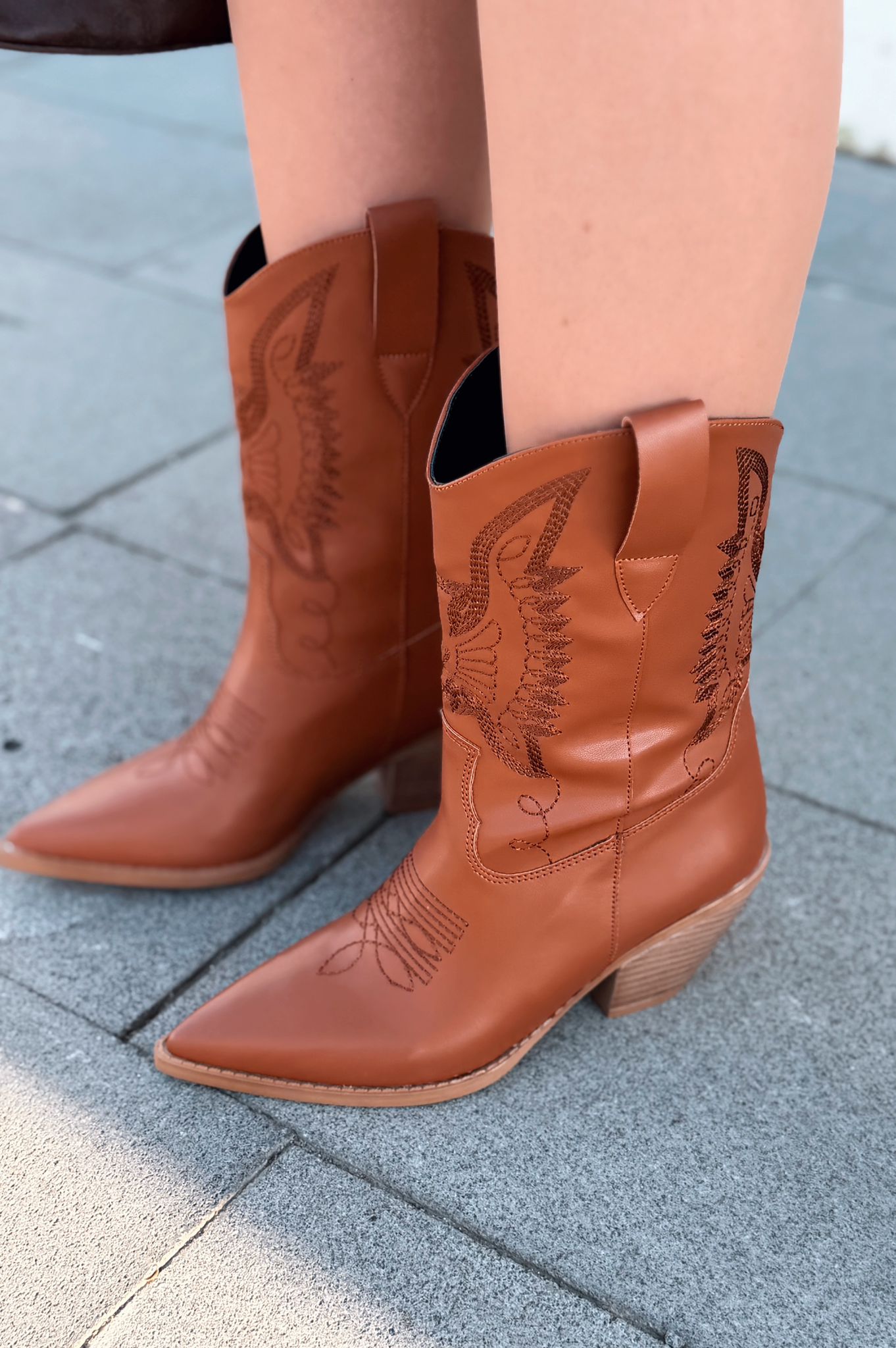 Slaine Women's Cowboy Boots Tan Faux Leather Embroidered