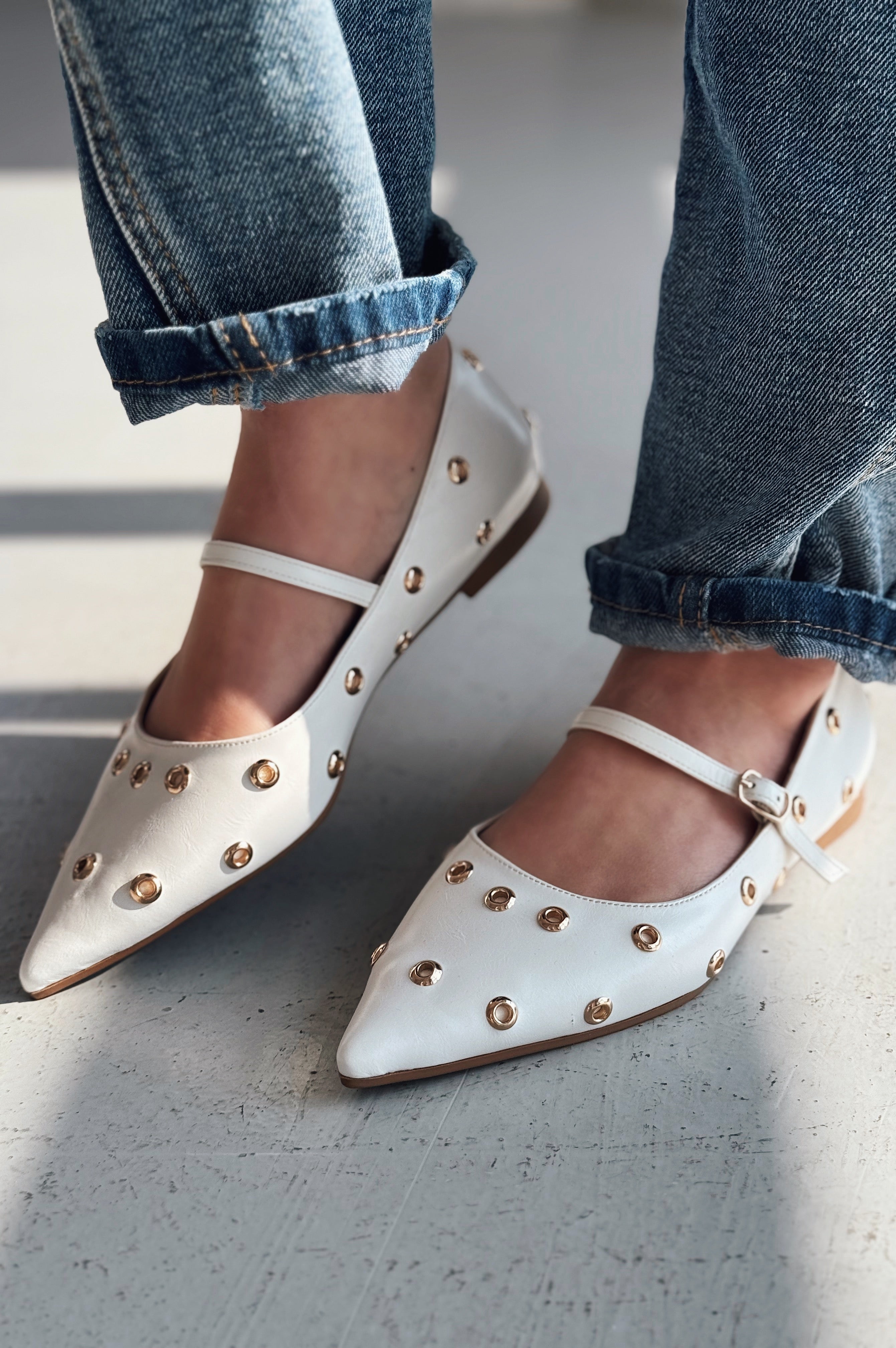 Zelix White Faux Leather Women's Studded Flats