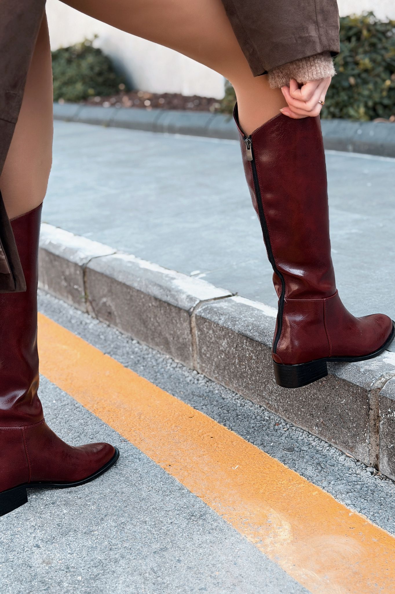Roviles Women's Boots Burgundy Crinkled Patent Faux Leather