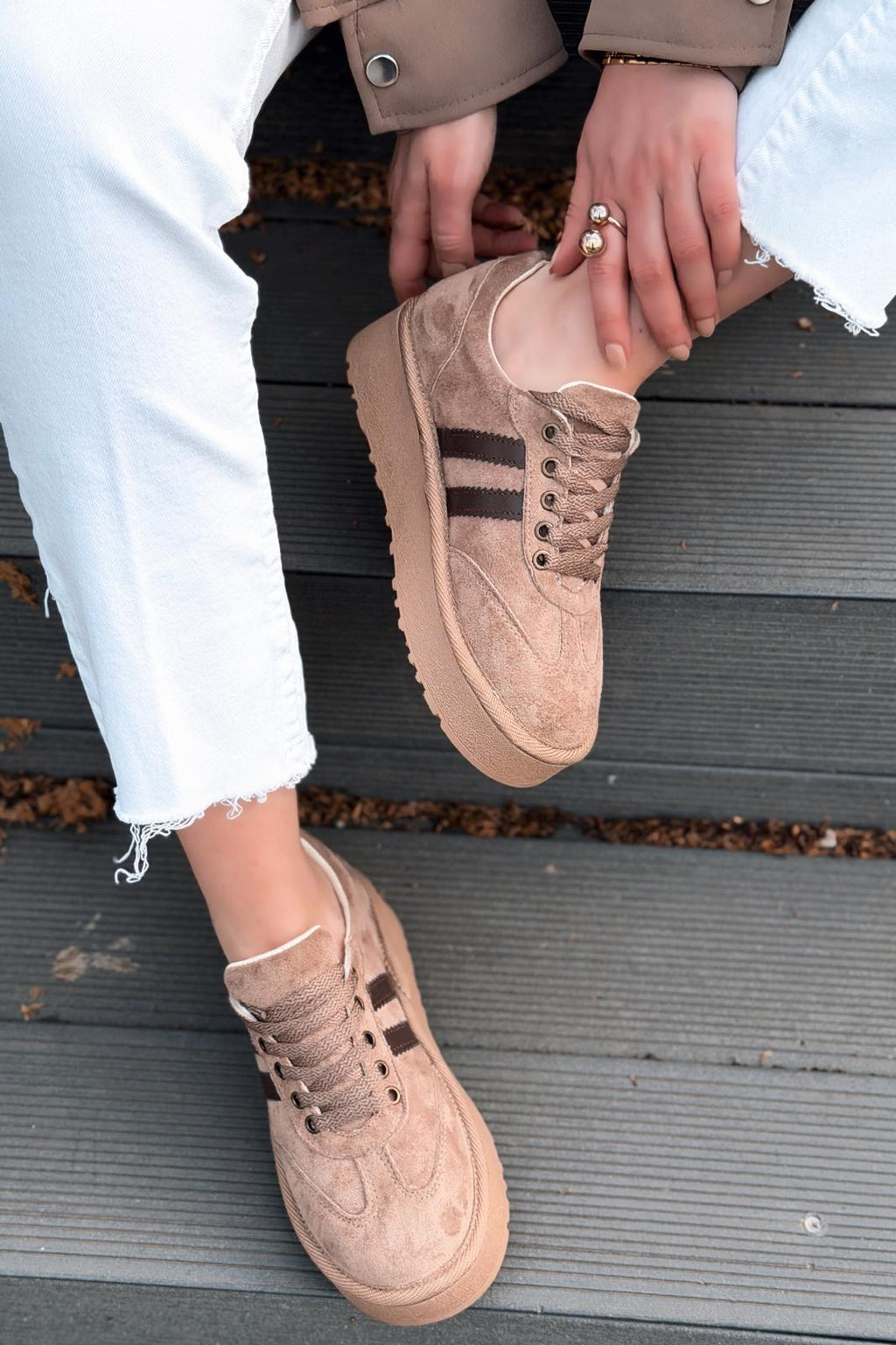 Vireo Camel Suede Women's Sneakers