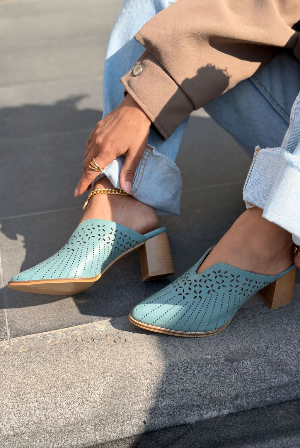 Noravina Blue Genuine Leather Pumps