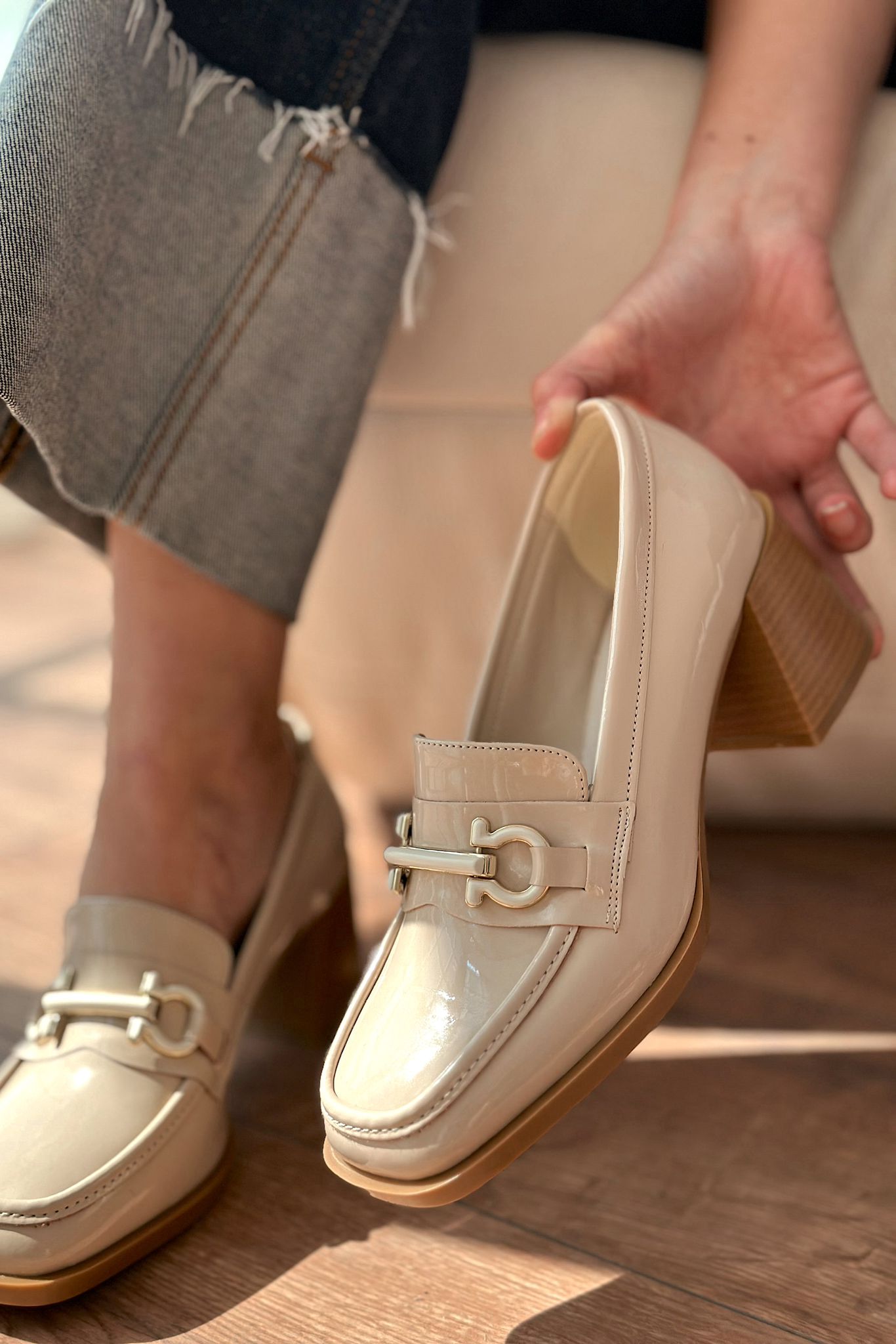 Pendsa Beige Patent Faux Leather Women's Pumps