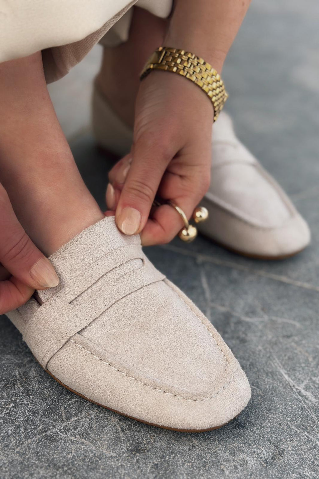 Orvino Women's Loafer Beige Suede