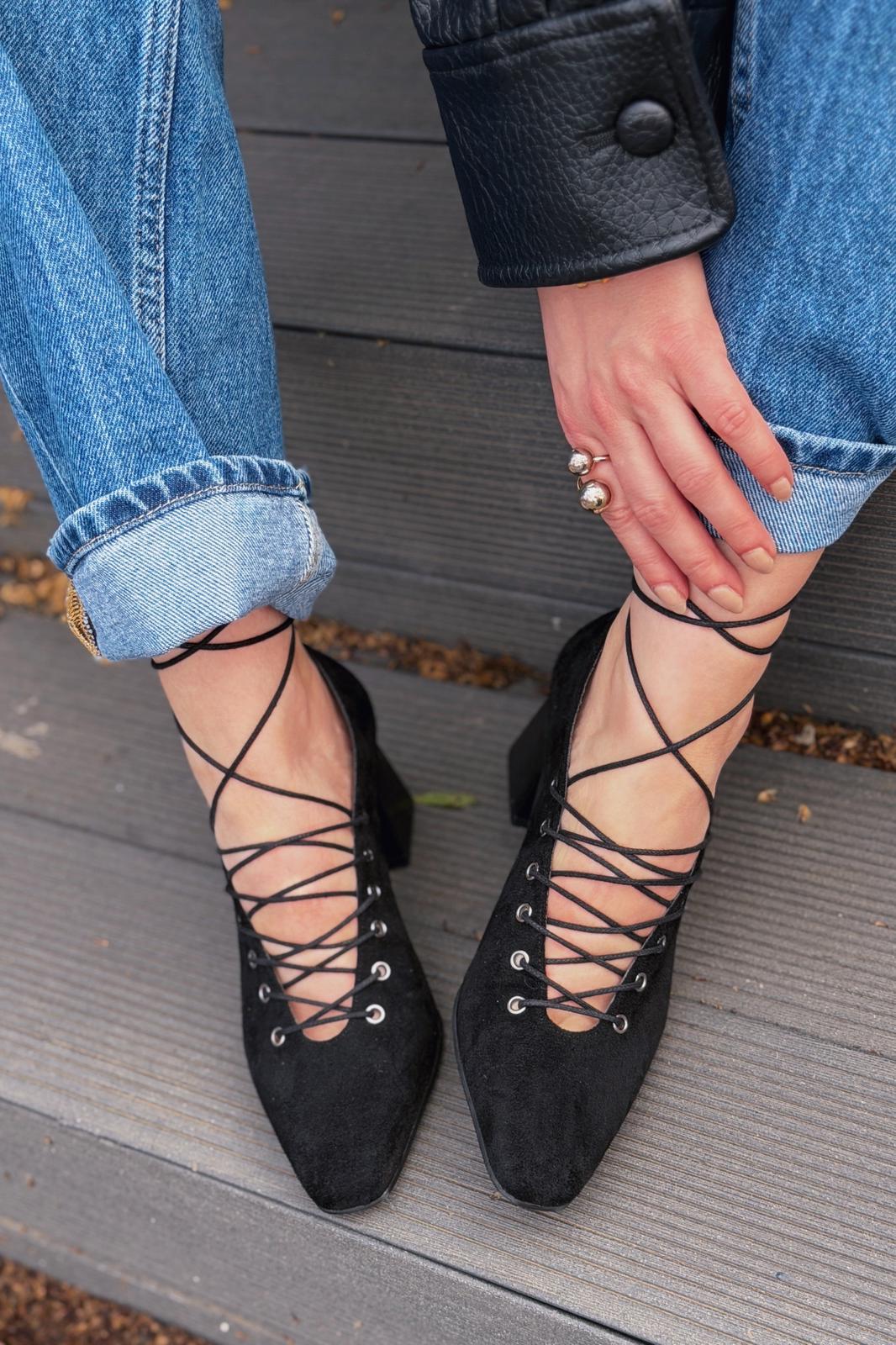 Temora Black Suede Women's Pumps
