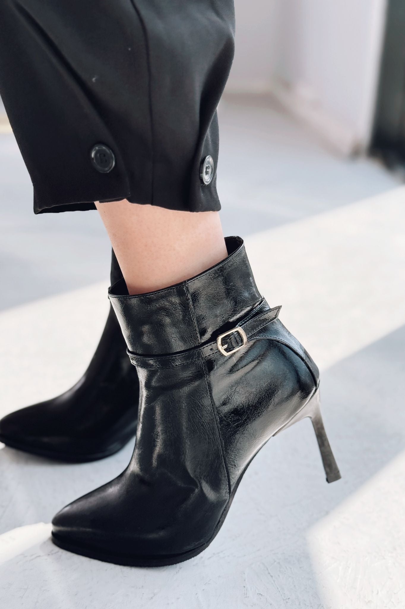 Virelo Black Patent Faux Leather Women's Pumps Boots