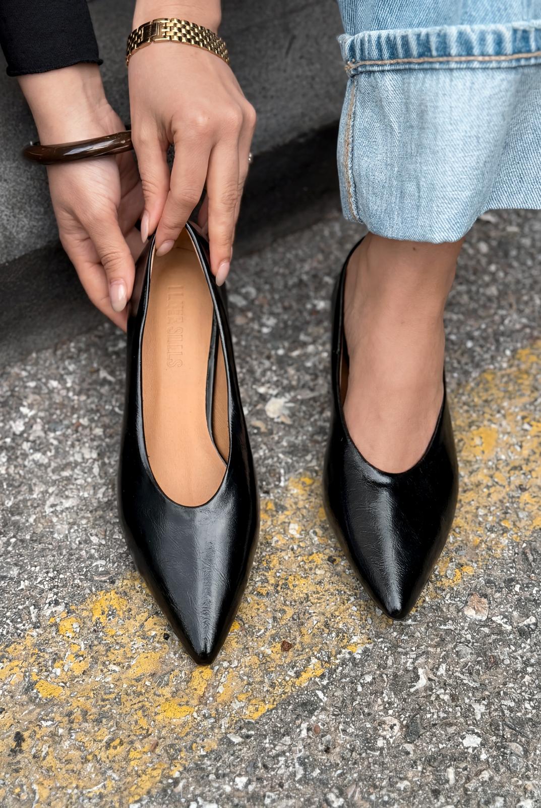 Seranis Black Crinkled Patent Leather Stilettos