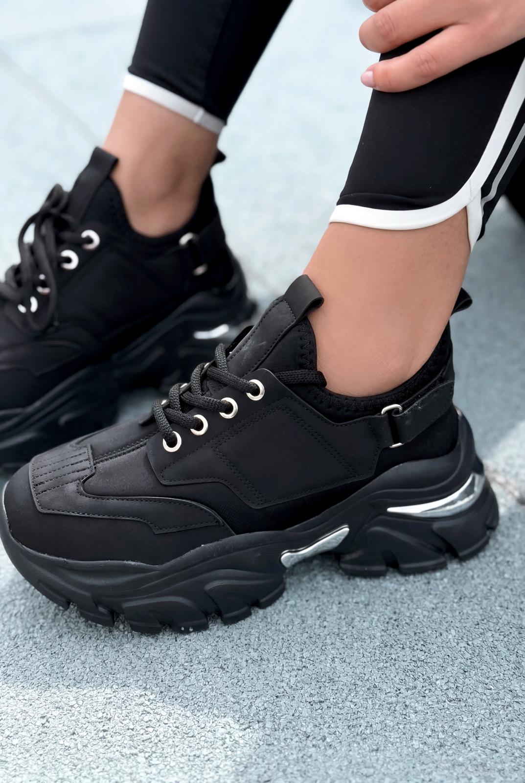 Delorin Black Women's Sneakers