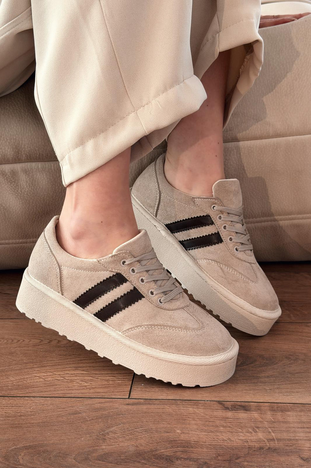 Vireo Beige Suede Women's Sneakers