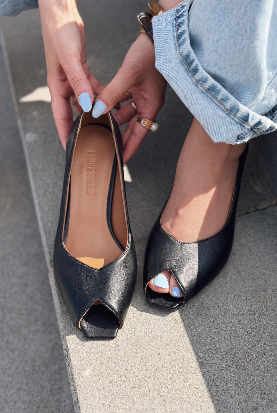 Norvion Black Faux Leather Women's Pumps
