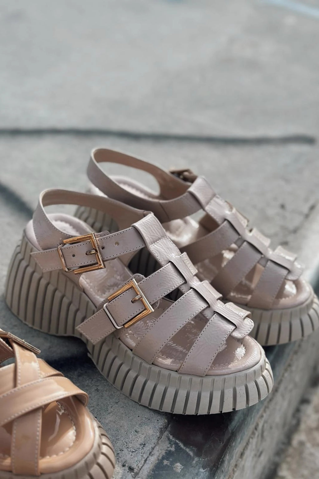 Movina Patent Buckle Thick Sole Women's Sandals Beige