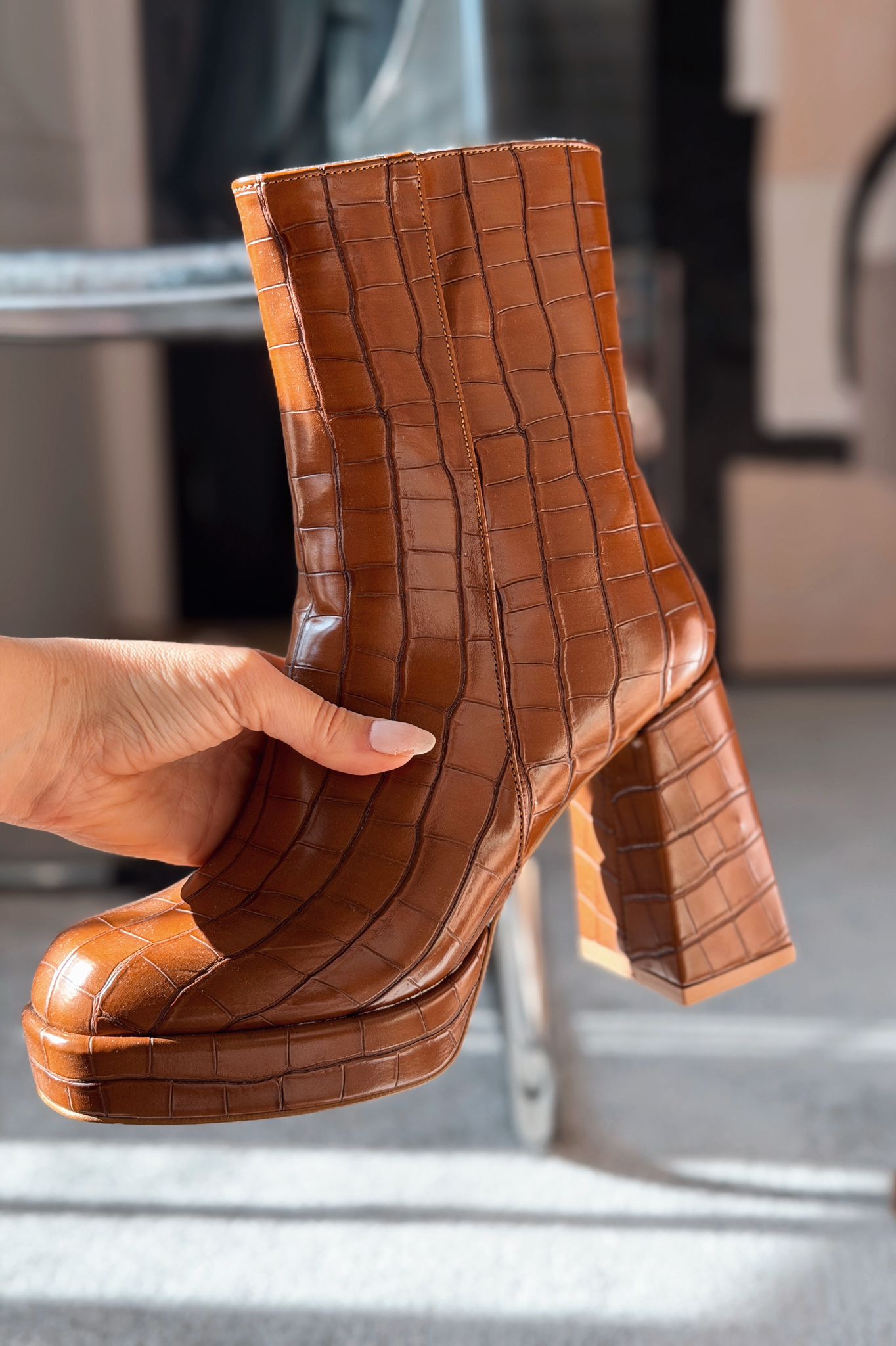 Rivoks Tan Faux Leather Textured Platform Pumps Boots