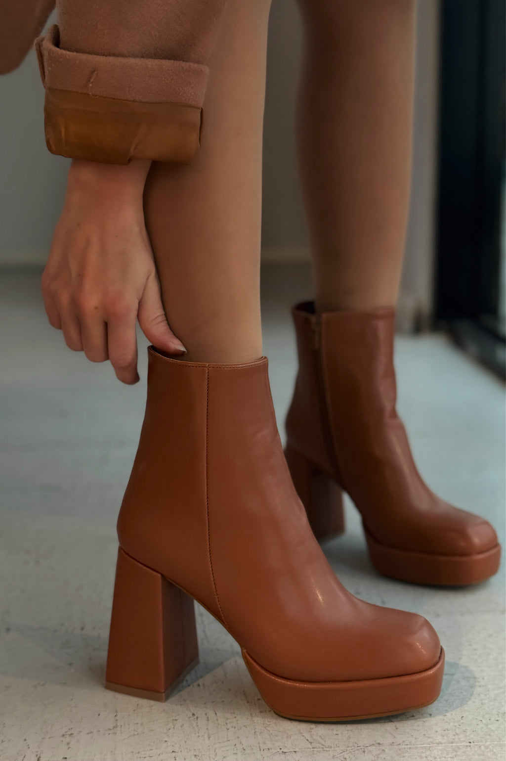Rivoks Tan Faux Leather Platform Pumps Boots