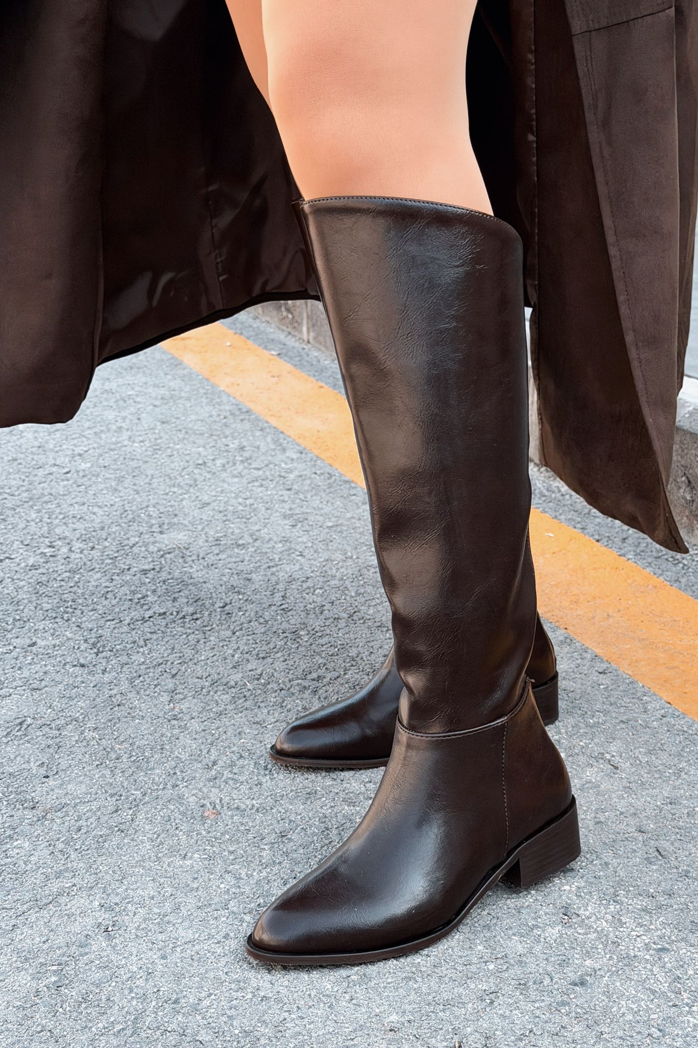 Roviles Women's Boots Light Brown Crinkled Patent Faux Leather