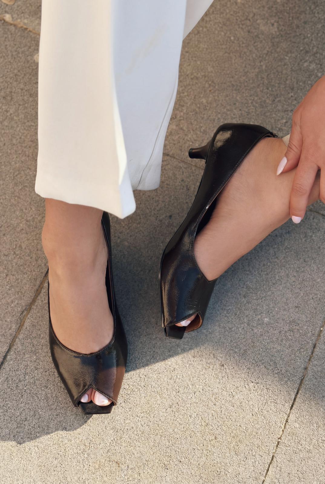 Norvion Light Brown Crinkled Patent Leather Women's Pumps
