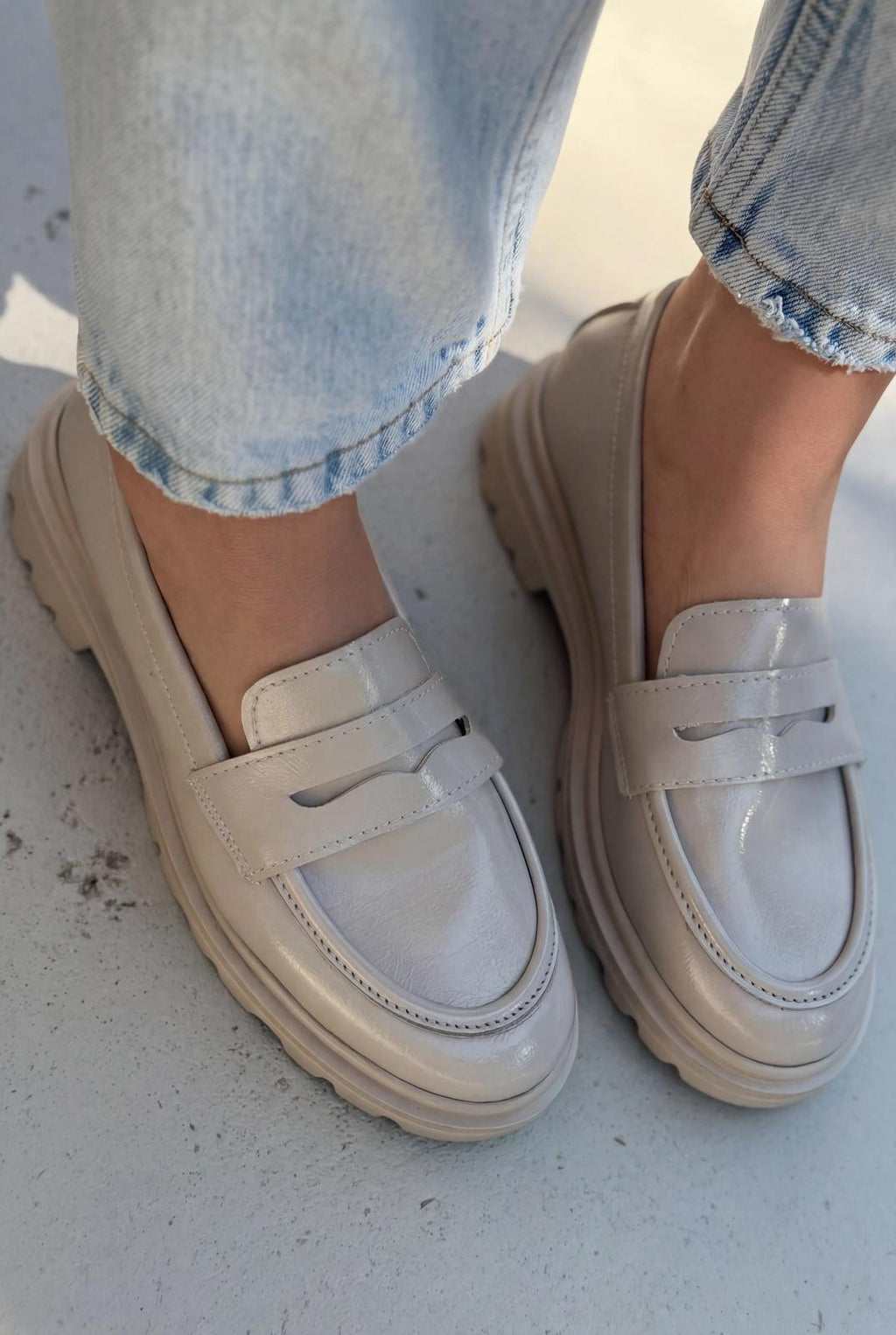 Kastrel Beige Crinkled Patent Faux Leather Women's Loafers