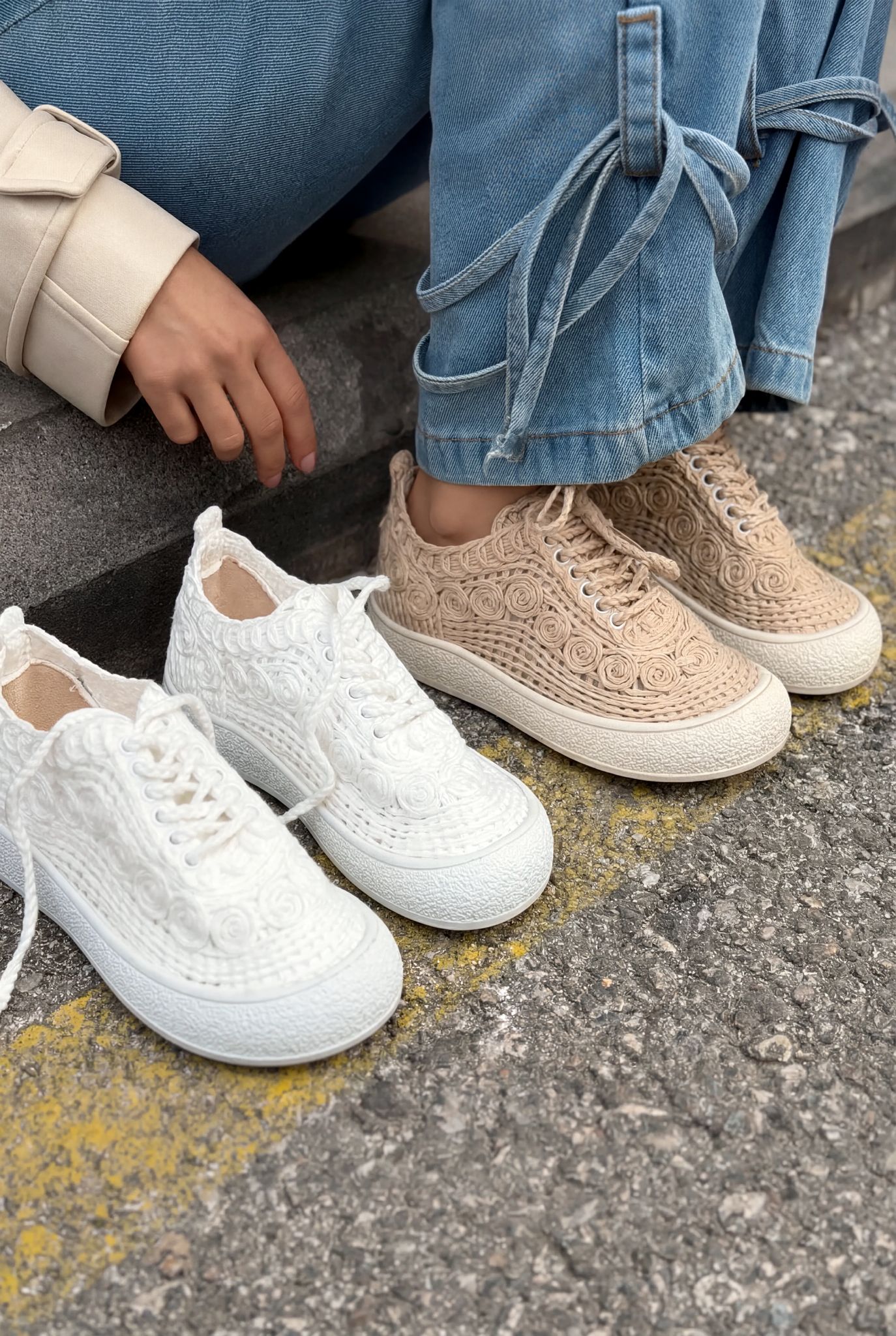 Sarrin White Knit Women's Sneakers