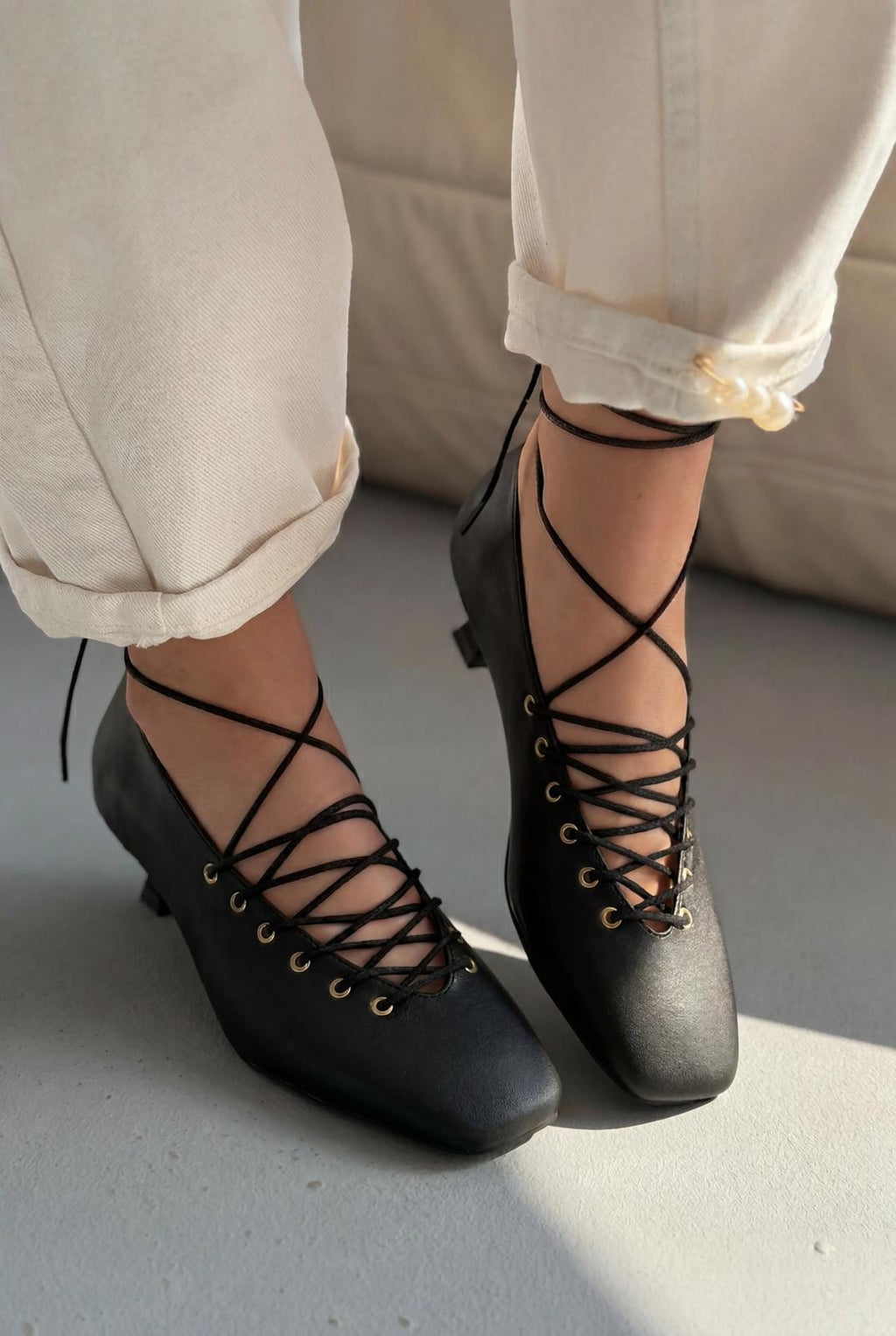 Sernis Black Faux Leather Women's Pumps