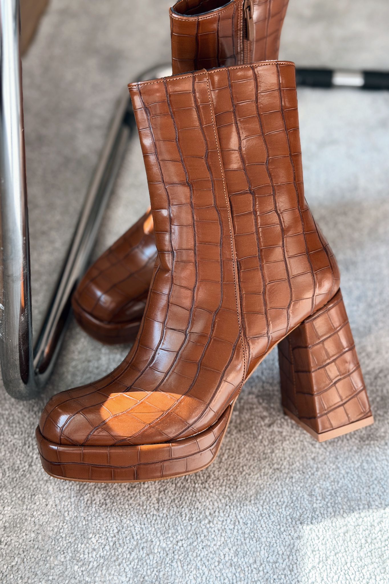 Rivoks Tan Faux Leather Textured Platform Pumps Boots