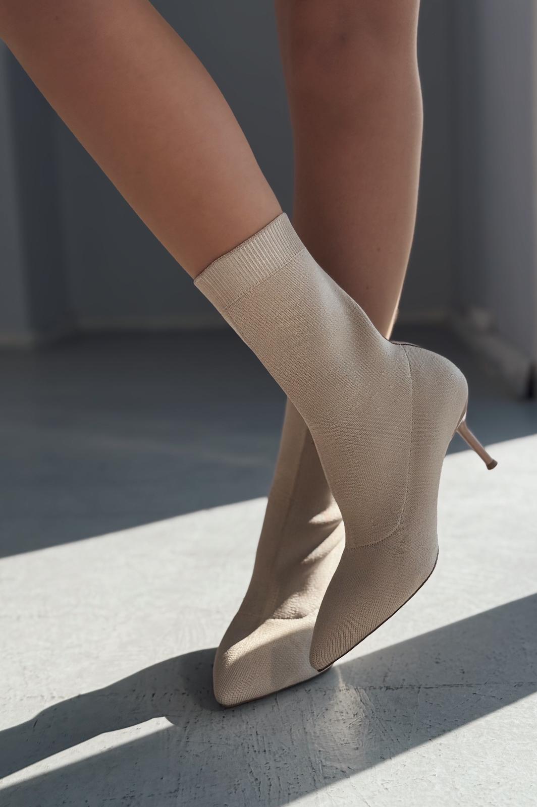 Nosenda Knit Slim Heel Beige Women's Boots