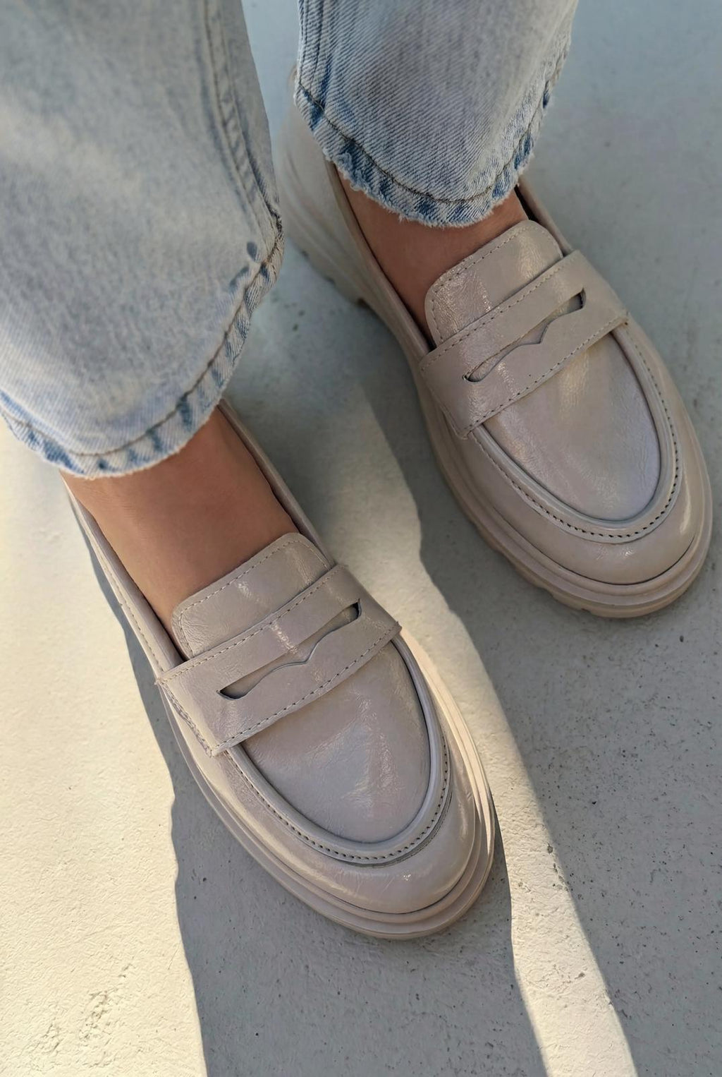 Kastrel Beige Crinkled Patent Faux Leather Women's Loafers