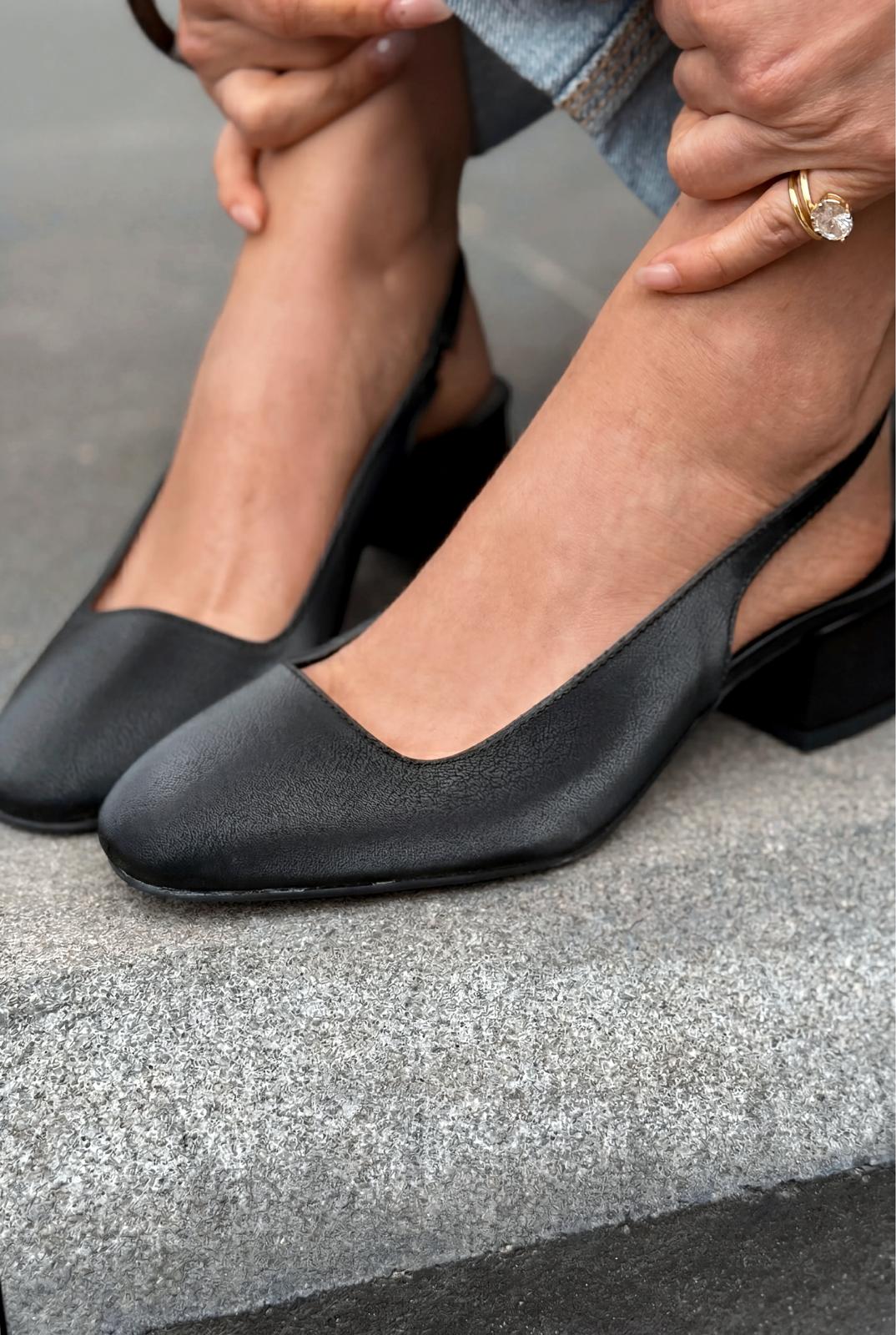 Solen Mary Jane Black Satin Pumps