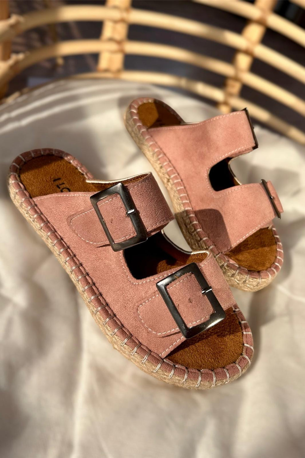 Paxseh Powder Pink Suede Buckle Detail Women's Slides