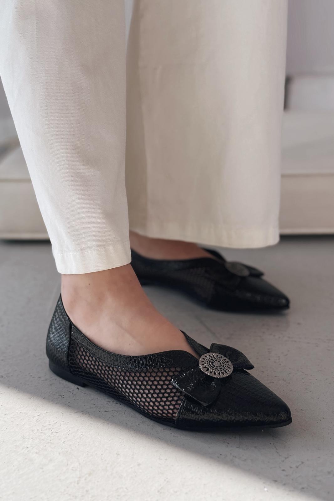 Zuneya Black Patent Faux Leather Bow Detail Women's Mesh Flats