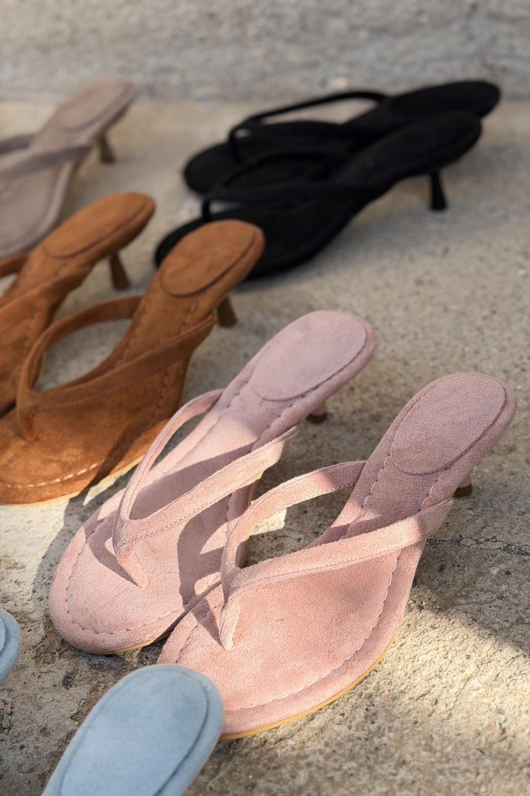 Arlene Pink Suede Pumps