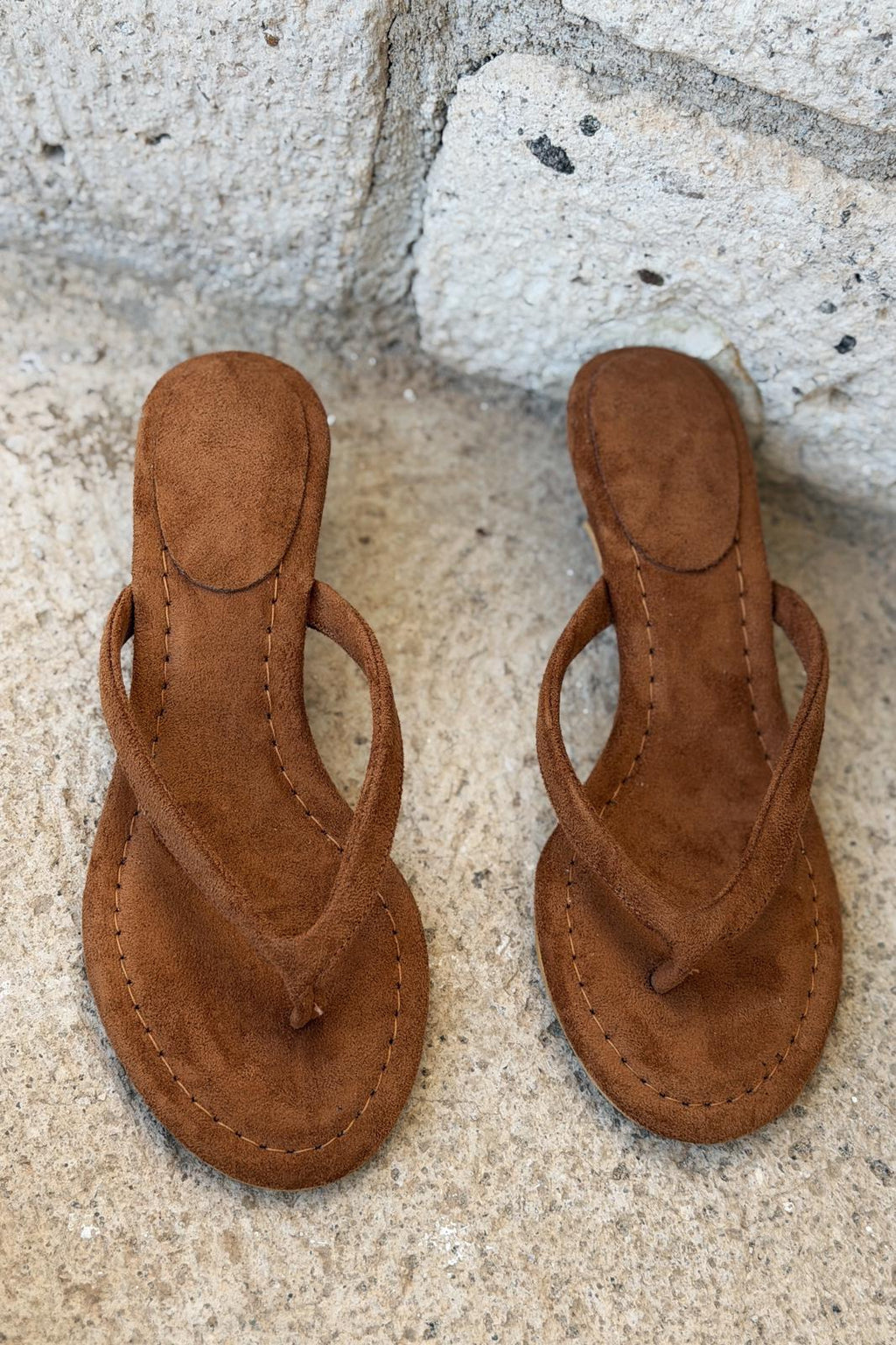 Arlene Taba Suede Pumps Thong Sandals