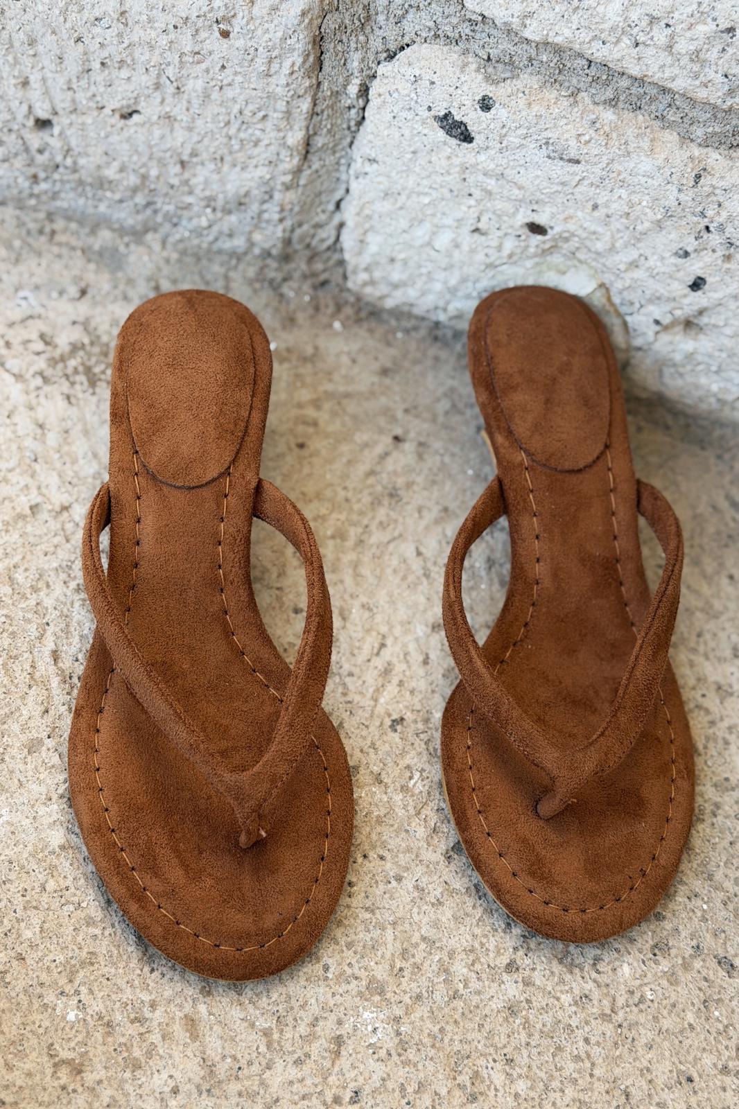 Arlene Taba Suede Pumps Thong Sandals