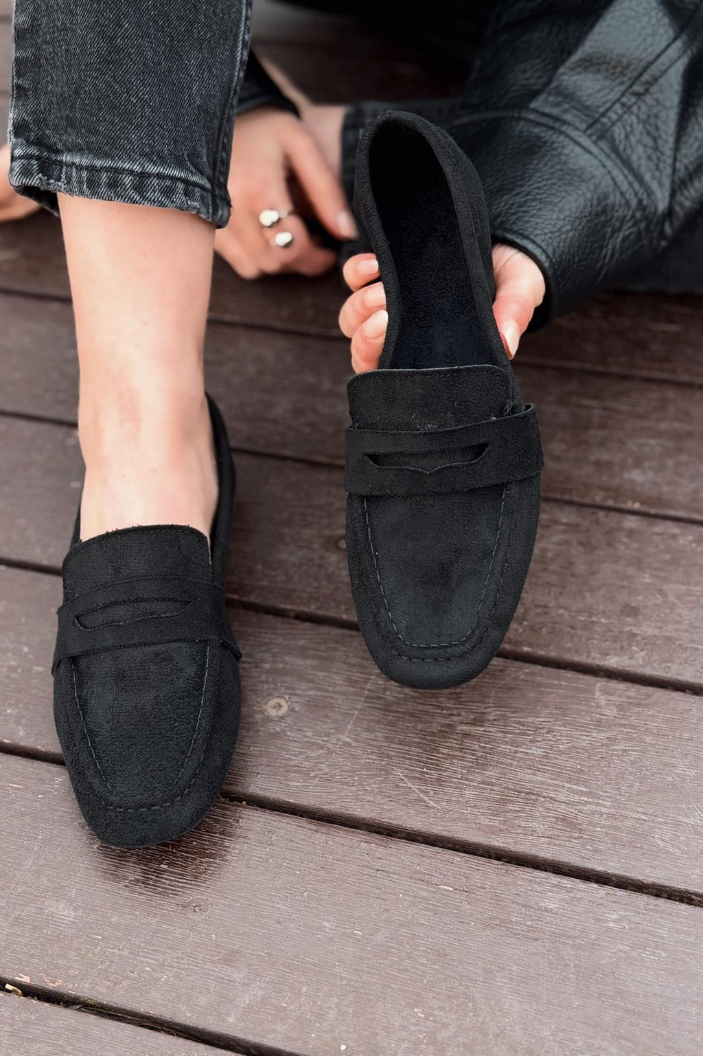 Orvino women's loafer Black suede