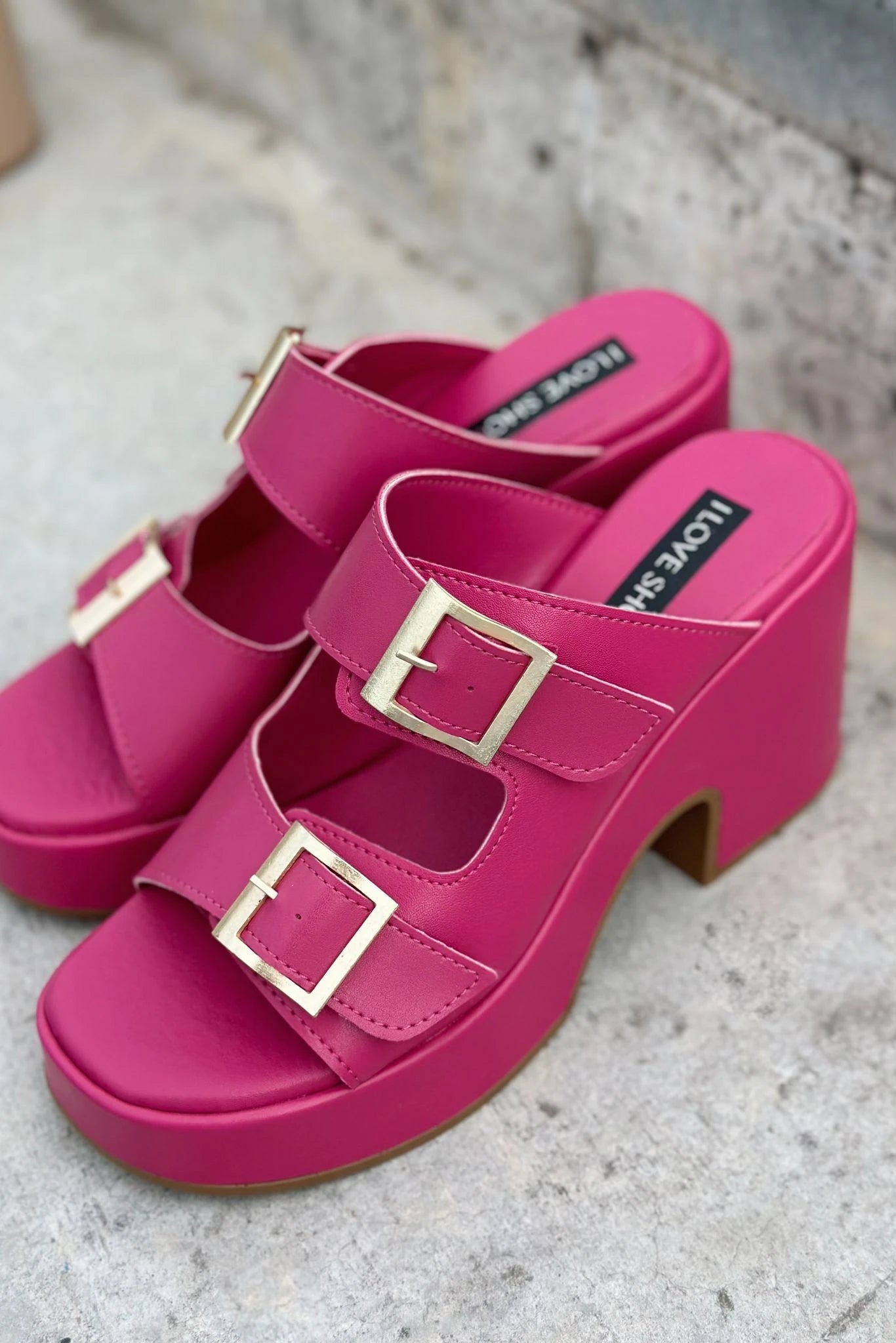 Livons Fuchsia Faux Leather Platform Pumps Women's Mules