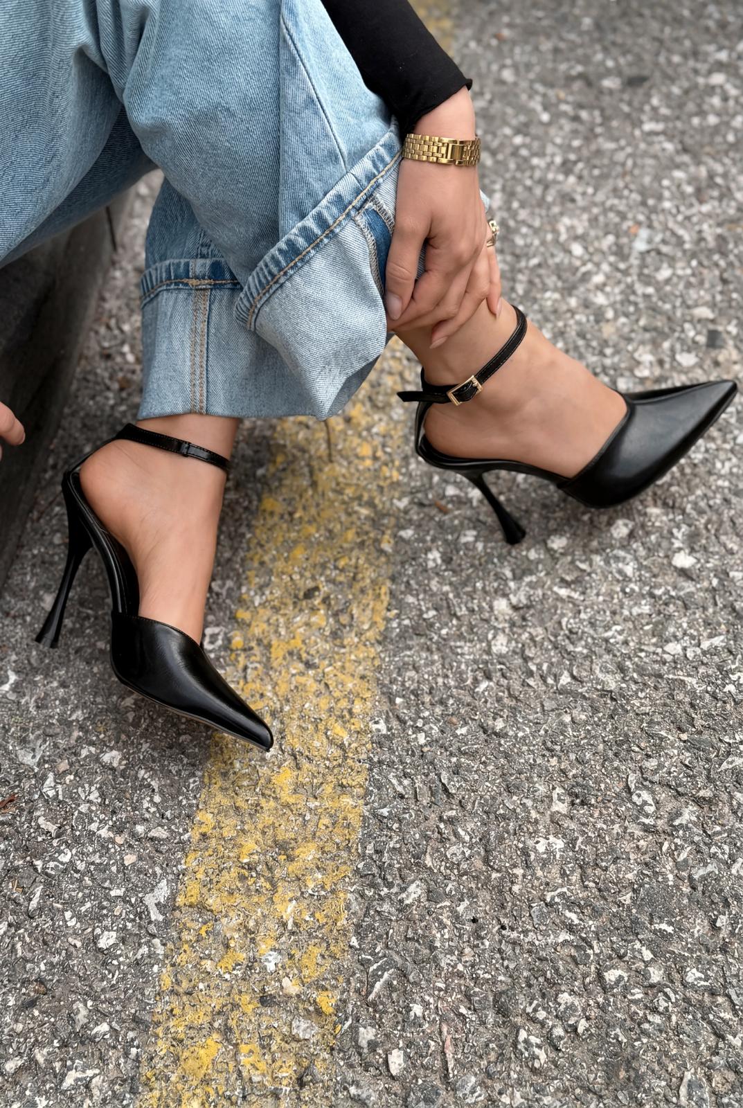 Rovire Black Crinkle Faux Leather Women's Stilettos