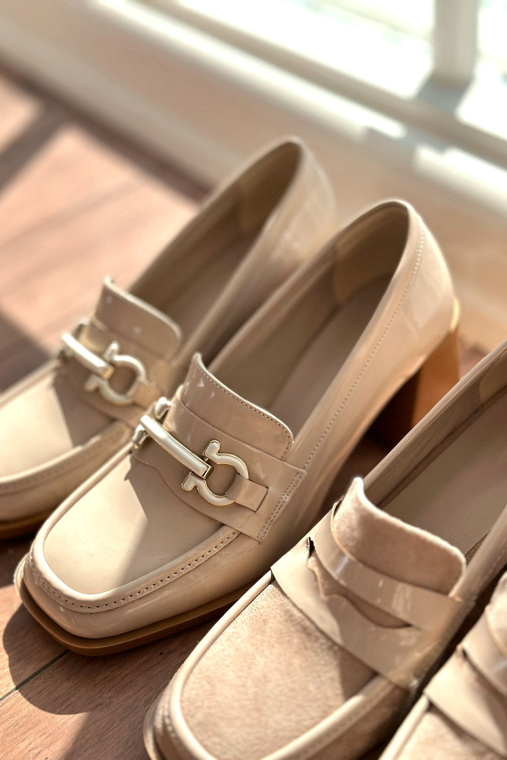 Pendsa Beige Patent Faux Leather Women's Pumps