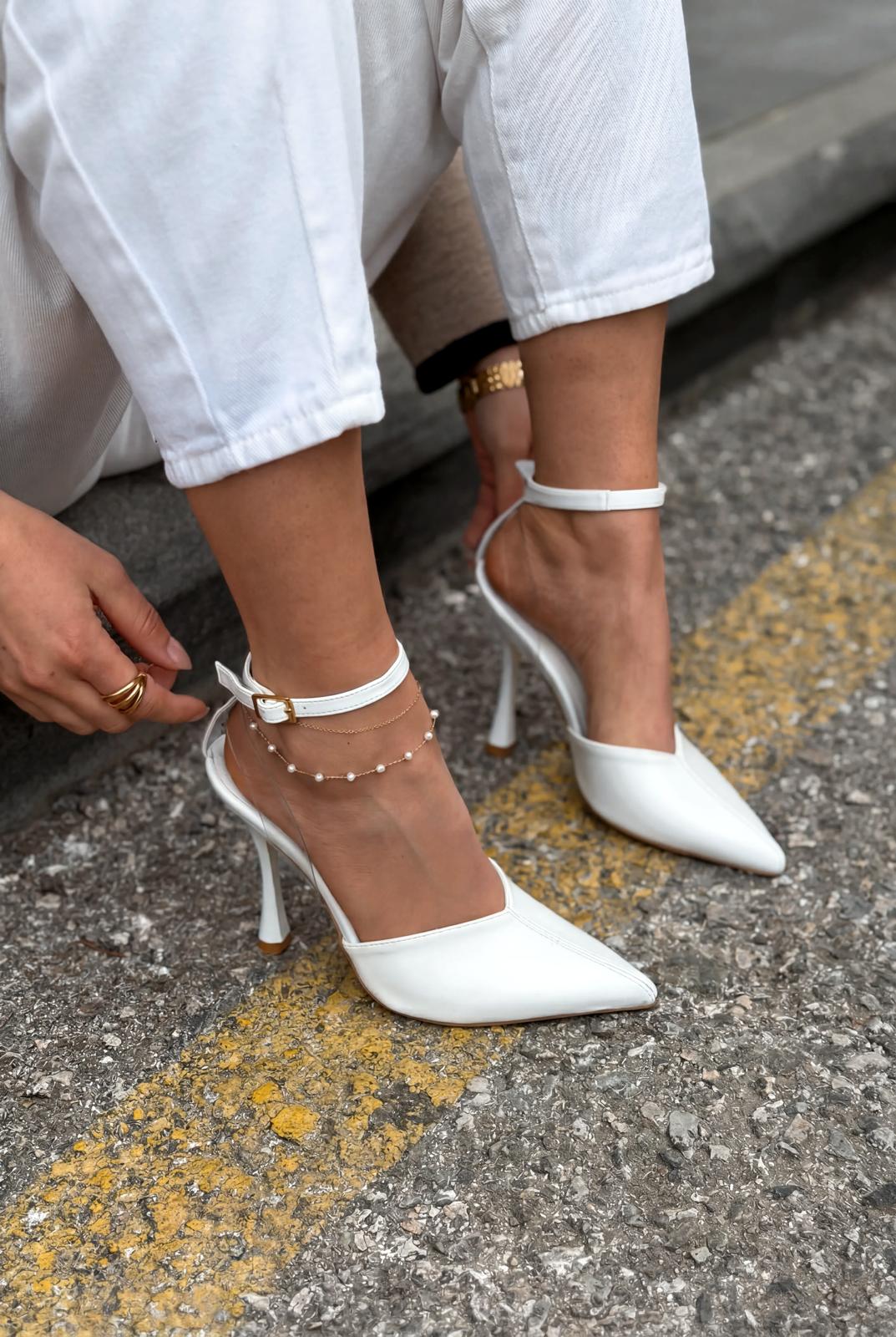 Rovire White Crinkled Patent Faux Leather Women's Stilettos