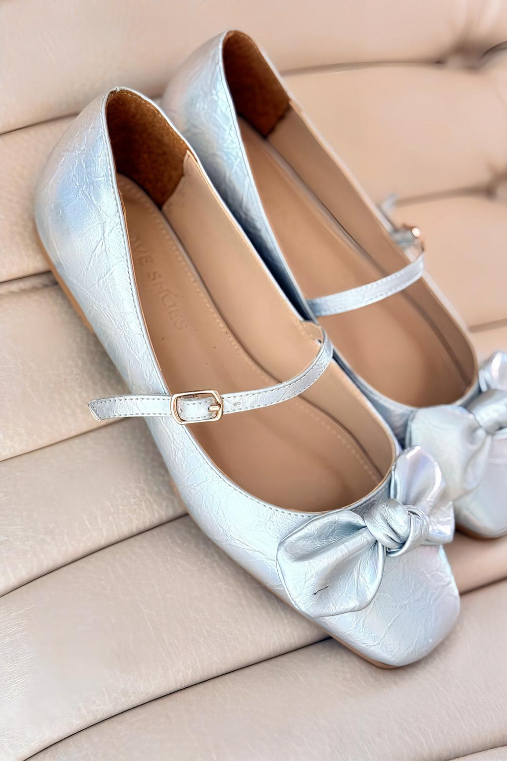 Ratins Silver Hologram Crinkle Faux Leather Bow Detail Women's Flats